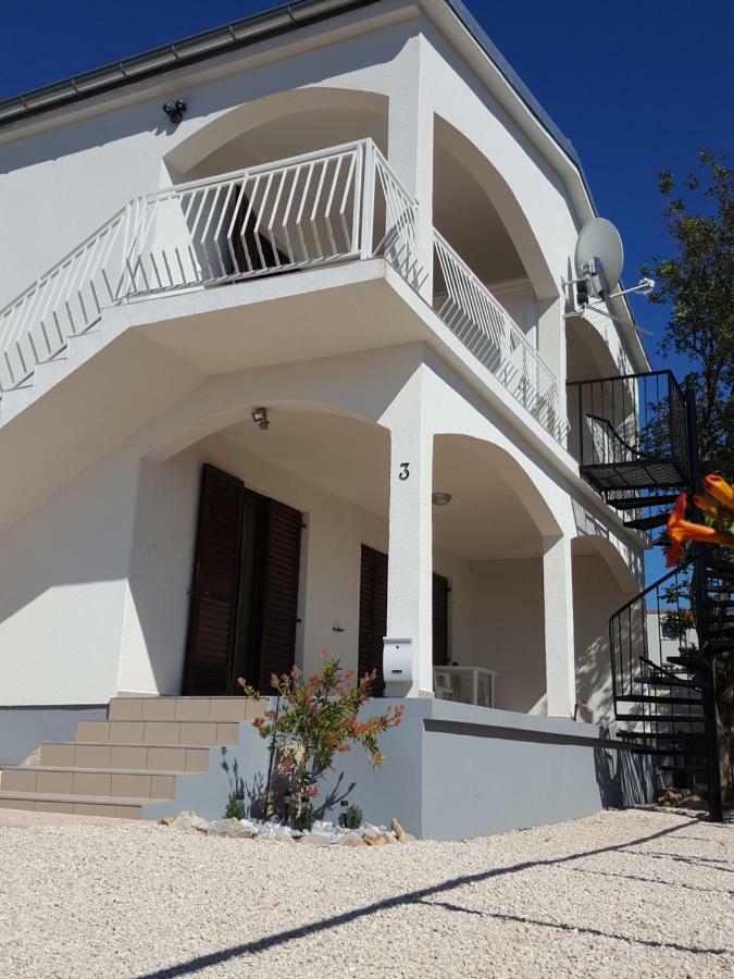 Apartments Merion Starigrad Paklenica Exterior photo