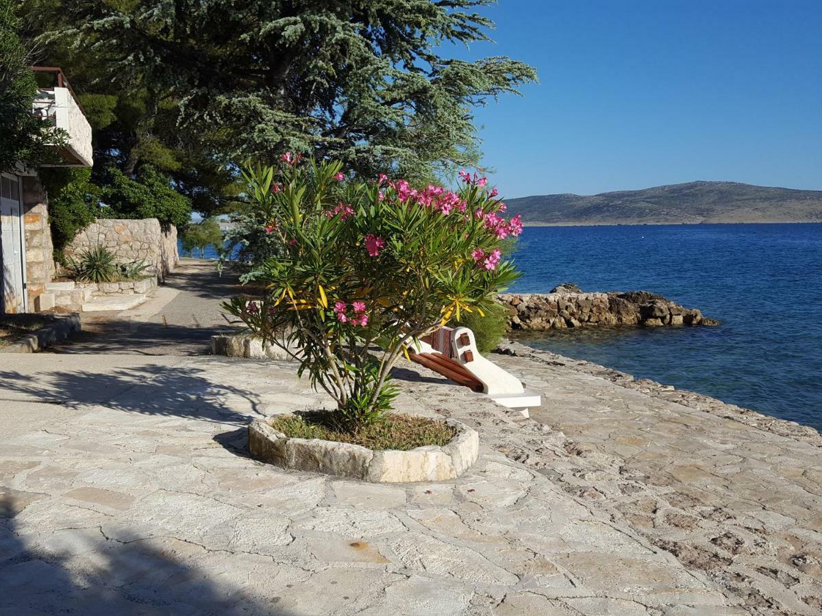 Apartments Merion Starigrad Paklenica Exterior photo